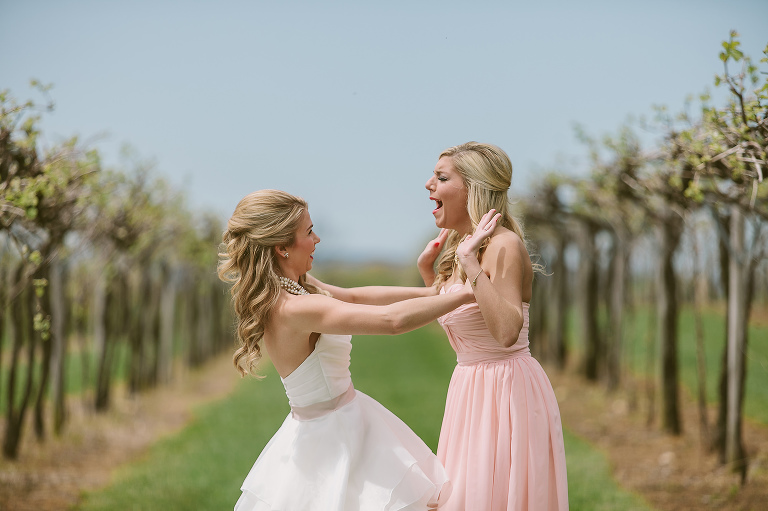 wedding day, bride, bridesmaid, vineyard