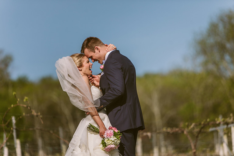 wedding day, bride and groom, vineyard, portrait
