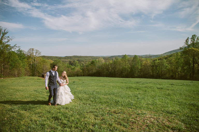 wedding day, bride and groom, vineyard, portrait