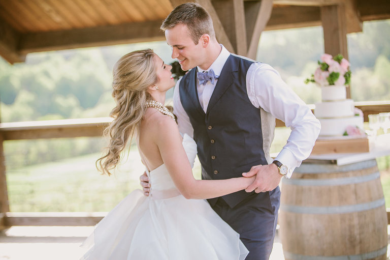 bride and groom, first dance, wedding day
