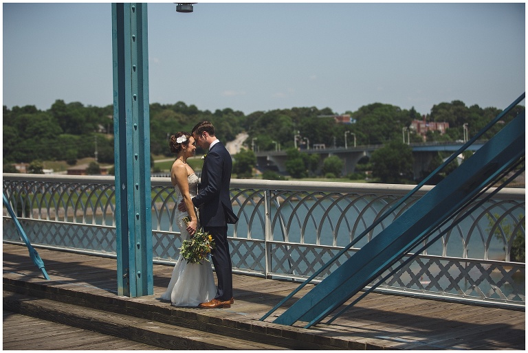 bride and groom portrait on the walking bridge in chattanooga 